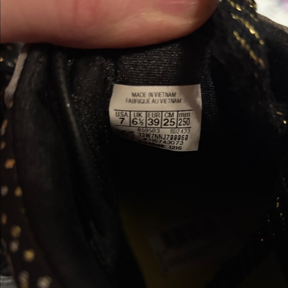 Silver Reebok hightops - Picture 5 of 6